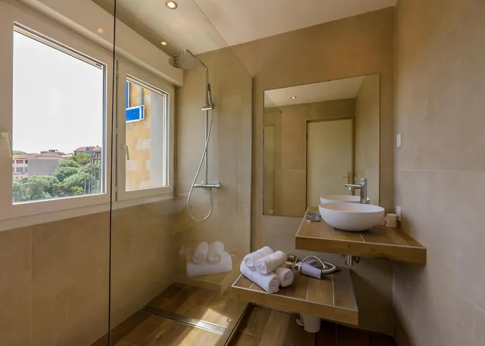 Le Tilbury Szálloda