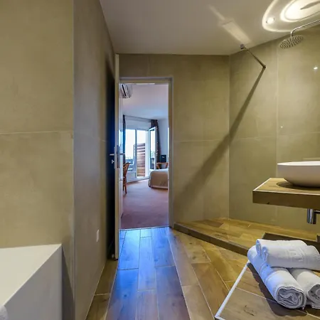 Le Tilbury 3*