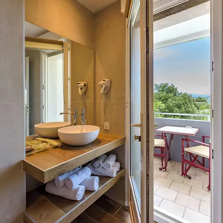 Le Tilbury Porto-Vecchio (Corsica)