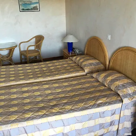 Le Tilbury Szálloda 3*